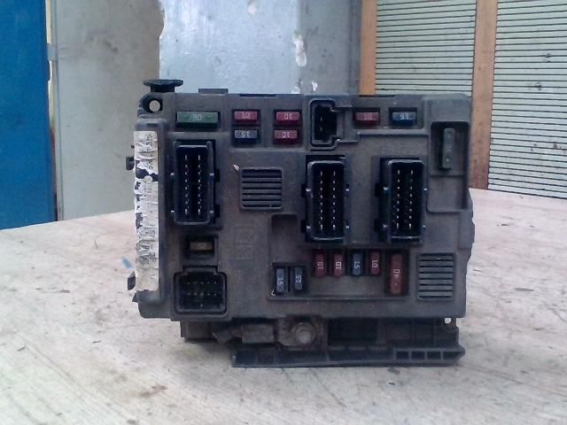 bontott CITROËN C5 Biztosítéktábla Motortér