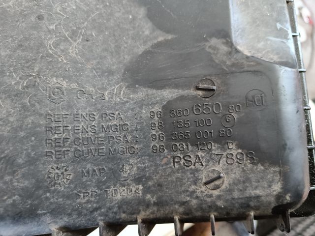 bontott CITROËN C5 Légszűrő Ház