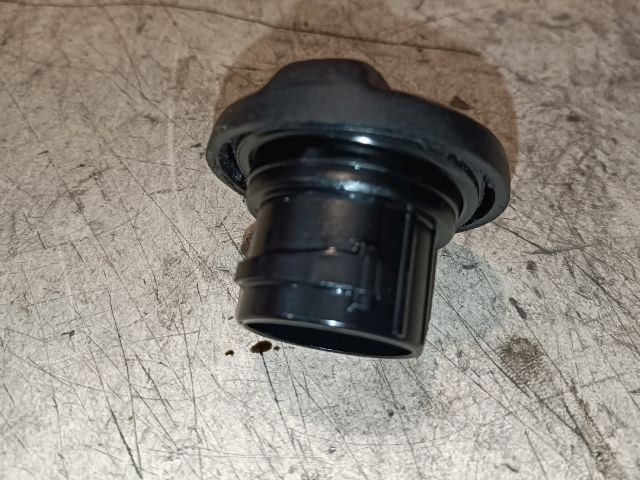 bontott CITROËN C5 Olajbeöntő Sapka