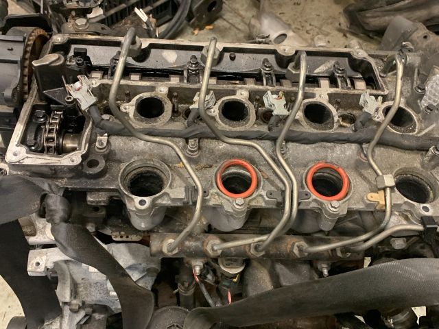 bontott CITROËN C5 Motor (Fűzött blokk hengerfejjel)