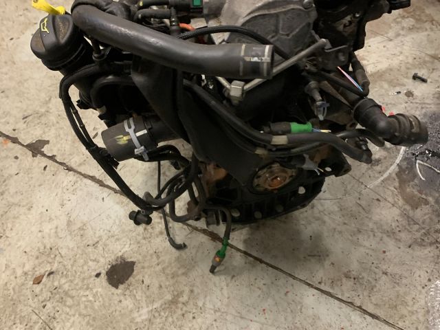 bontott CITROËN C5 Motor (Fűzött blokk hengerfejjel)