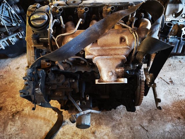 bontott CITROËN C5 Motor (Fűzött blokk hengerfejjel)