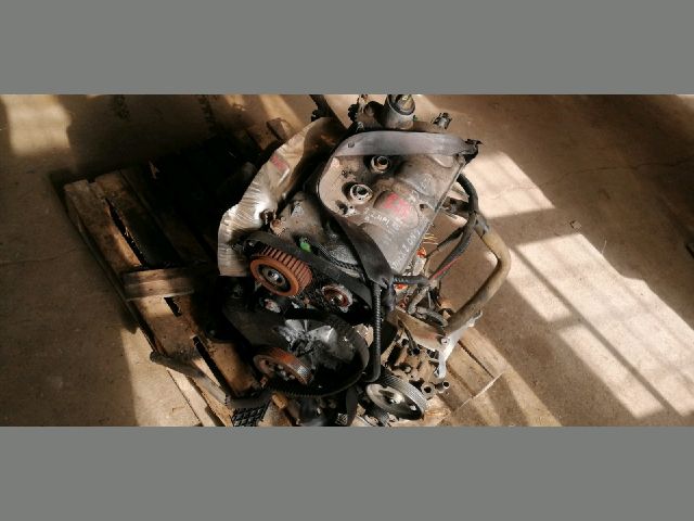 bontott CITROËN C5 Motor (Fűzött blokk hengerfejjel)