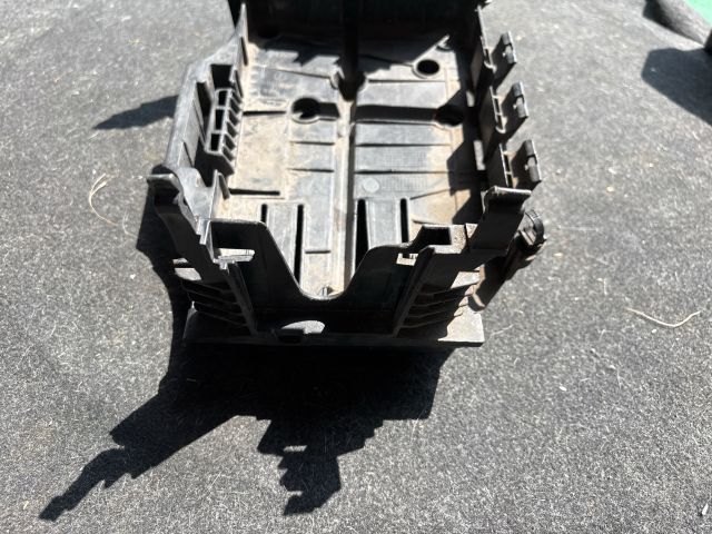 bontott CITROËN C5 Akkumulátor Tartó