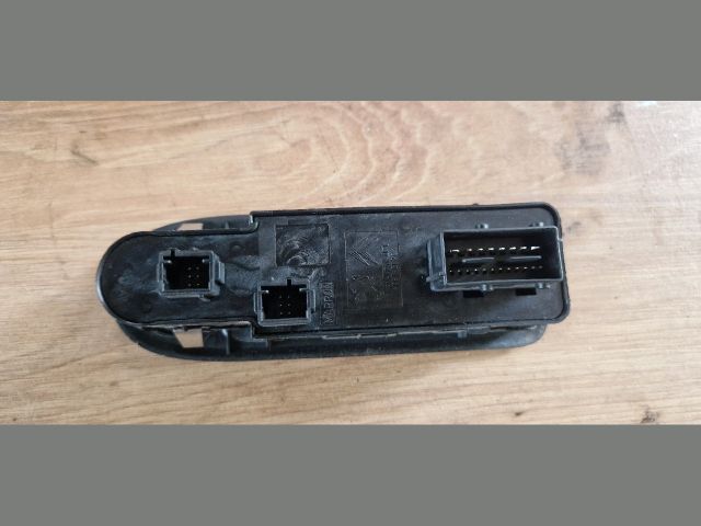 bontott CITROËN C5 Bal első Ablakemelő Kapcsoló