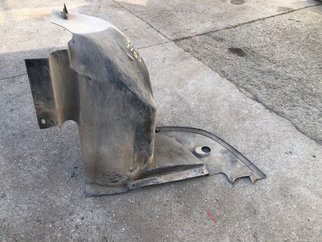 bontott CITROËN C5 Bal első Első Dobbetét (Kerékjárati, Műanyag)