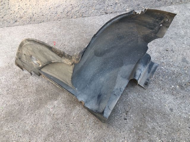 bontott CITROËN C5 Bal első Első Dobbetét (Kerékjárati, Műanyag)