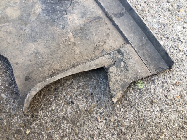 bontott CITROËN C5 Bal első Első Dobbetét (Kerékjárati, Műanyag)