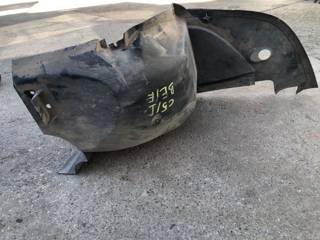 bontott CITROËN C5 Bal első Első Dobbetét (Kerékjárati, Műanyag)