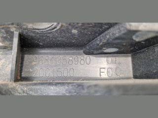 bontott CITROËN C5 Bal első Oldal Lökhárító Tartó (Műanyag)