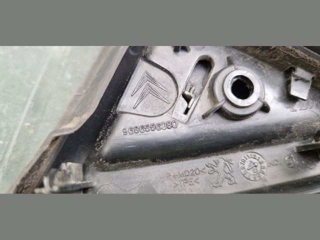 bontott CITROËN C5 Bal Visszapillantó Tükör Előtti Burkolat