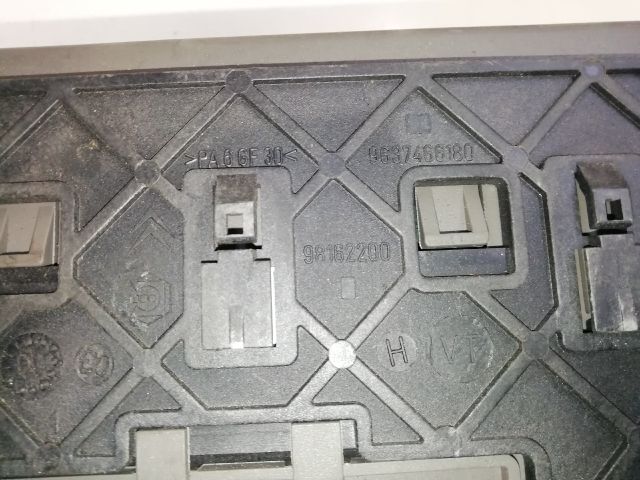 bontott CITROËN C5 Biztosítéktábla Doboz