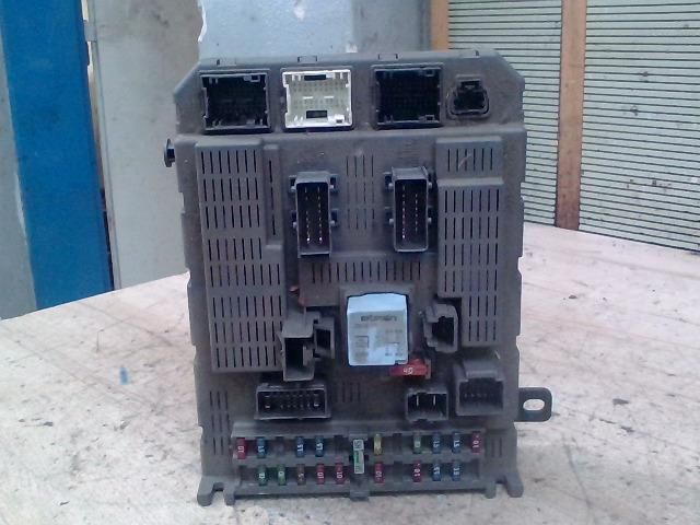 bontott CITROËN C5 Biztosítéktábla Utastér