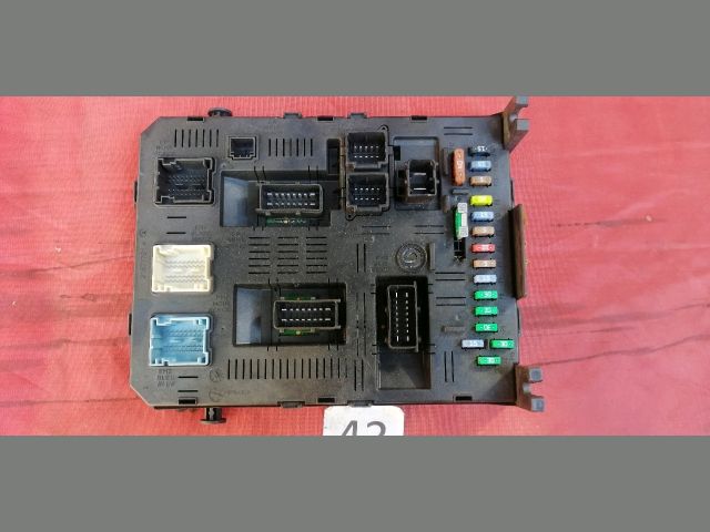 bontott CITROËN C5 Biztosítéktábla Utastér