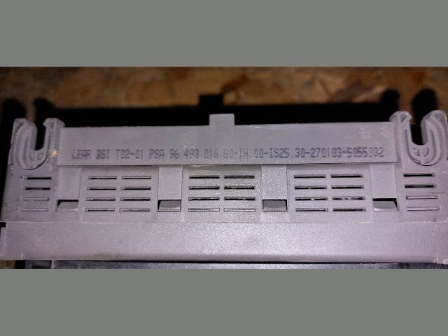 bontott CITROËN C5 Biztosítéktábla Utastér