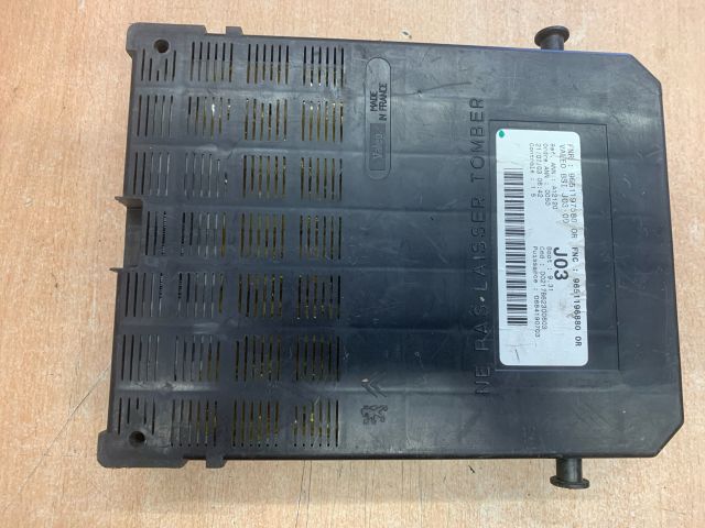 bontott CITROËN C5 Biztosítéktábla Utastér