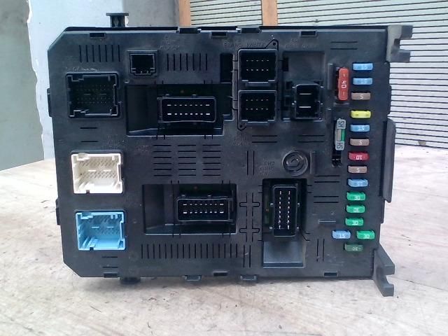 bontott CITROËN C5 Biztosítéktábla Utastér