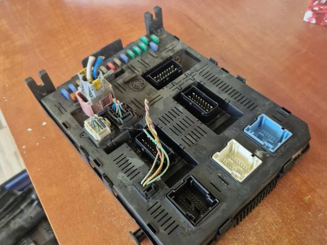 bontott CITROËN C5 Biztosítéktábla Utastér