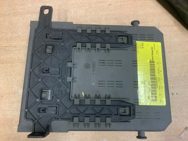 bontott CITROËN C5 Biztosítéktábla Utastér