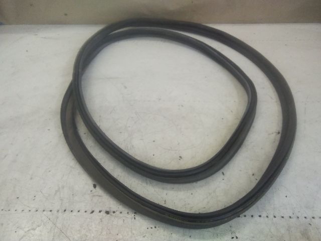 bontott CITROËN C5 Csomagtérajtó Gumikéder