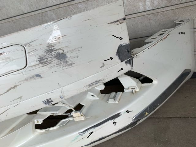 bontott CITROËN C5 Első Lökhárító (Üresen)