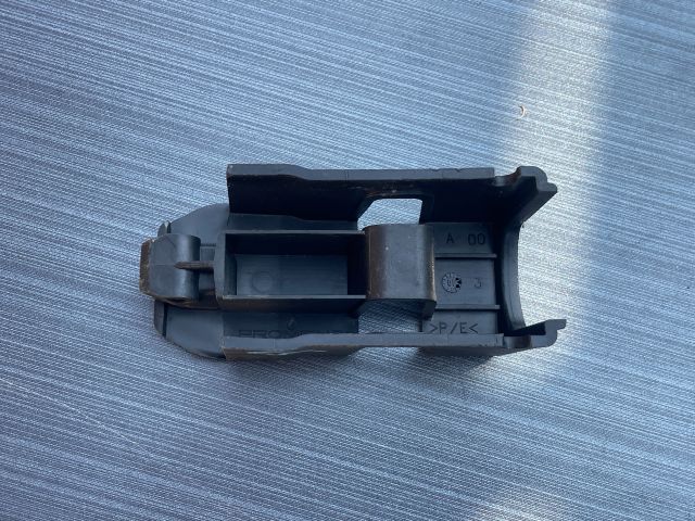 bontott CITROËN C5 Hátsó középső Lökhárító Tartó (Műanyag)