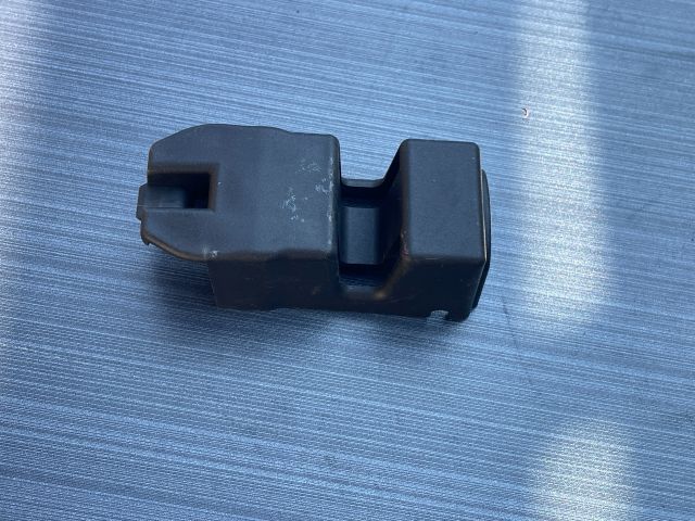 bontott CITROËN C5 Hátsó középső Lökhárító Tartó (Műanyag)