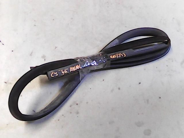 bontott CITROËN C5 Jobb első Ablakvezető Gumi