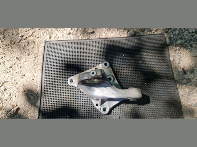 bontott CITROËN C5 Jobb első Féltengely Tartó