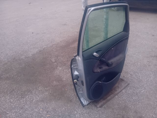 bontott CITROËN C5 Jobb hátsó Ajtó (Részeivel)