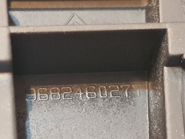 bontott CITROËN C5 Rádió / CD Keret