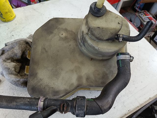 bontott CITROËN C5 Szervóolaj Tartály