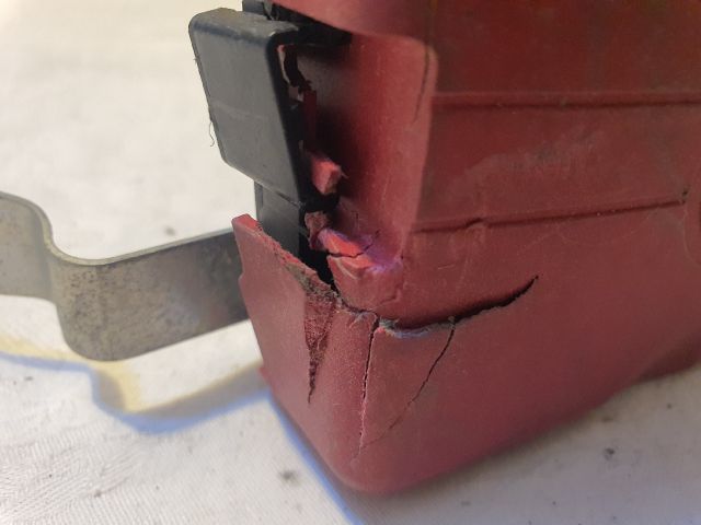 bontott CITROËN C6 Biztosítéktábla Motortér