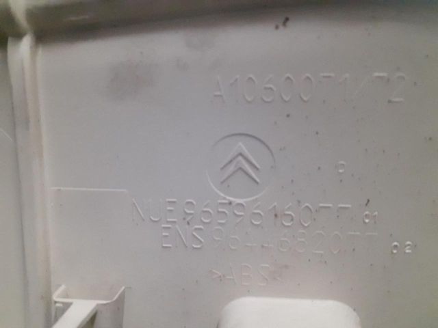 bontott CITROËN C6 Kesztyűtartó