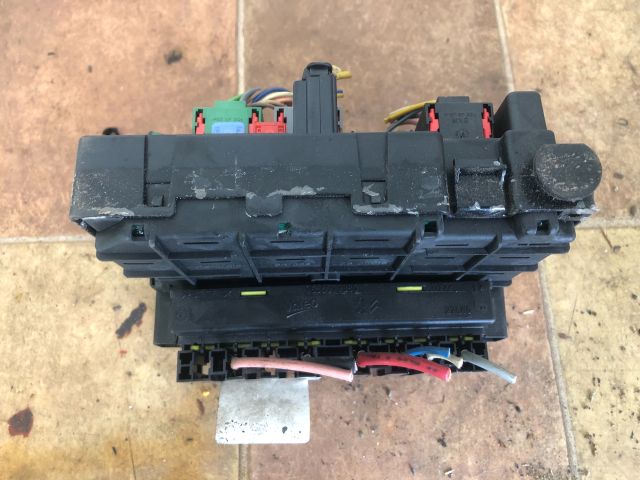 bontott CITROËN C8 Biztosítéktábla Motortér