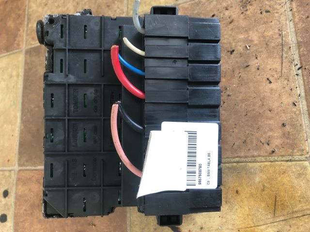 bontott CITROËN C8 Biztosítéktábla Motortér