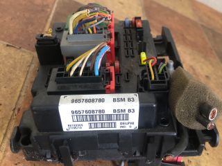 bontott CITROËN C8 Biztosítéktábla Motortér