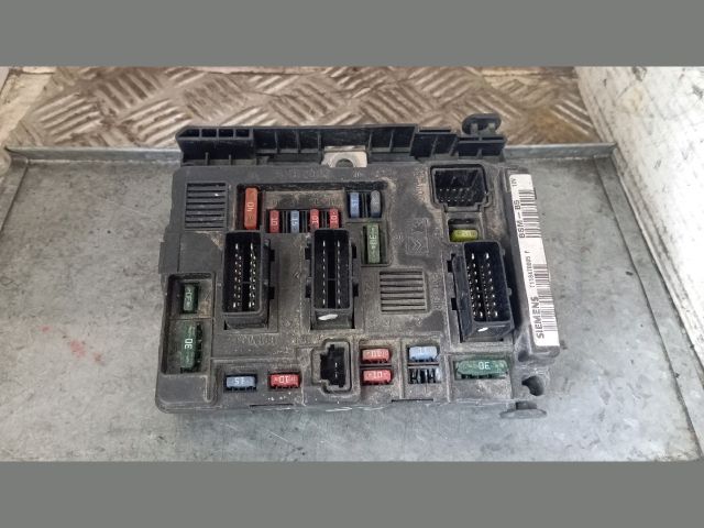 bontott CITROËN C8 Biztosítéktábla Motortér