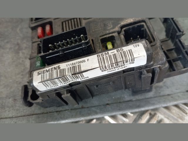 bontott CITROËN C8 Biztosítéktábla Motortér