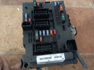 bontott CITROËN C8 Biztosítéktábla Motortér