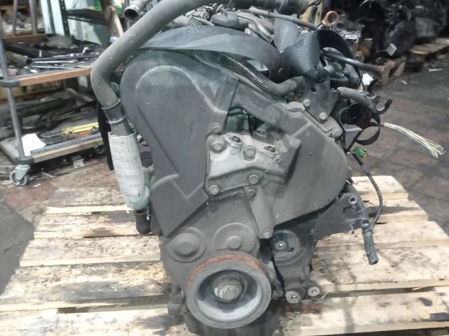 bontott CITROËN C8 Motor (Fűzött blokk hengerfejjel)