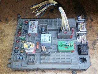 bontott CITROËN C8 Biztosítéktábla Motortér