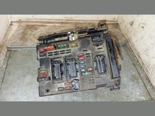 bontott CITROËN C8 Biztosítéktábla Motortér