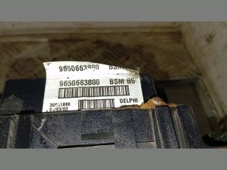 bontott CITROËN C8 Biztosítéktábla Motortér