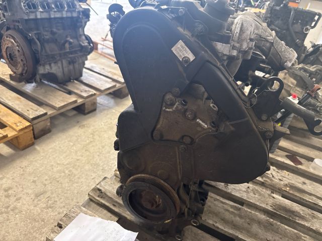 bontott CITROËN C8 Motor (Fűzött blokk hengerfejjel)