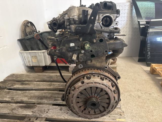 bontott CITROËN C8 Motor (Fűzött blokk hengerfejjel)