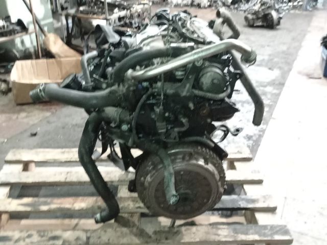 bontott CITROËN C8 Motor (Fűzött blokk hengerfejjel)