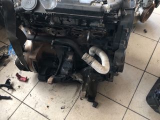 bontott CITROËN C8 Motor (Fűzött blokk hengerfejjel)