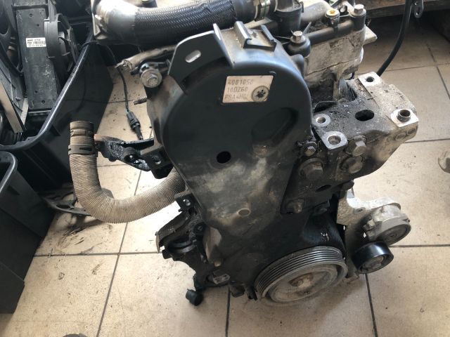 bontott CITROËN C8 Motor (Fűzött blokk hengerfejjel)