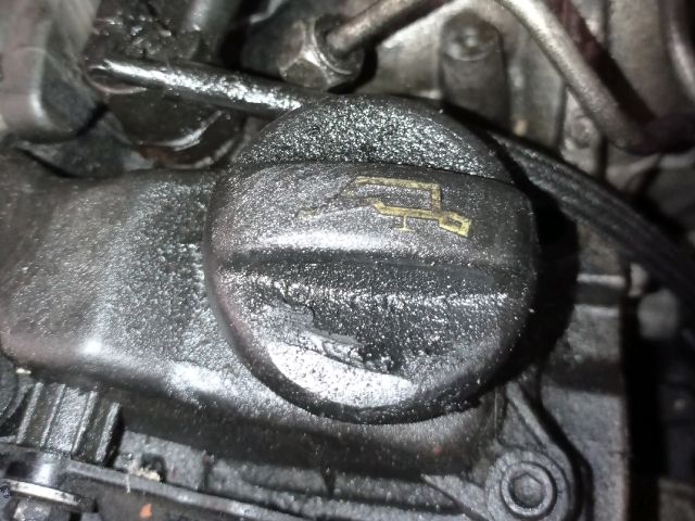 bontott CITROËN C8 Olajbeöntő Sapka